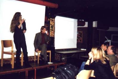 Winny Stenner und Hans-Peter Leymann Kurtz auf dem improvisierten Podium