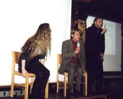 Friedel Lechtleitner (rechts) dolmetscht