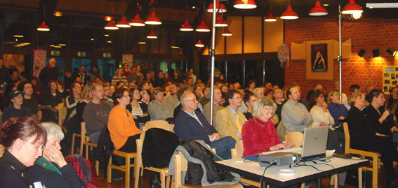 150 ZuschauerInnen