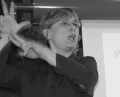 DGS-Dolmetscherin Heike  Schmelter